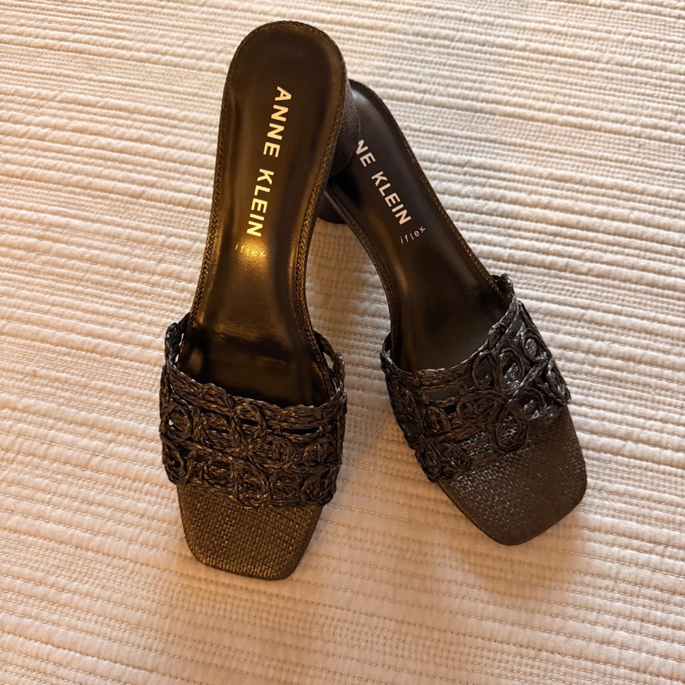 NEW Anne Klein Womens iflex Black Raffia Block Heel Sandals Square Toe Mules 10M